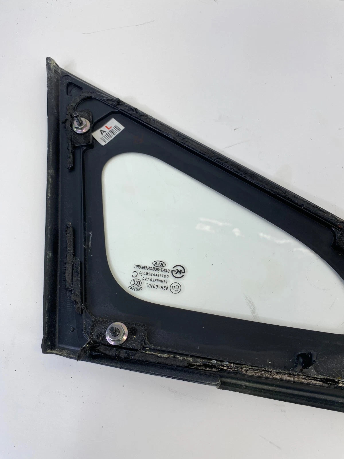 2012-2017 KIA RIO LEFT FRONT WINDSHIELD PILLAR VENT GLASS WINDOW DRIVER LH OEM