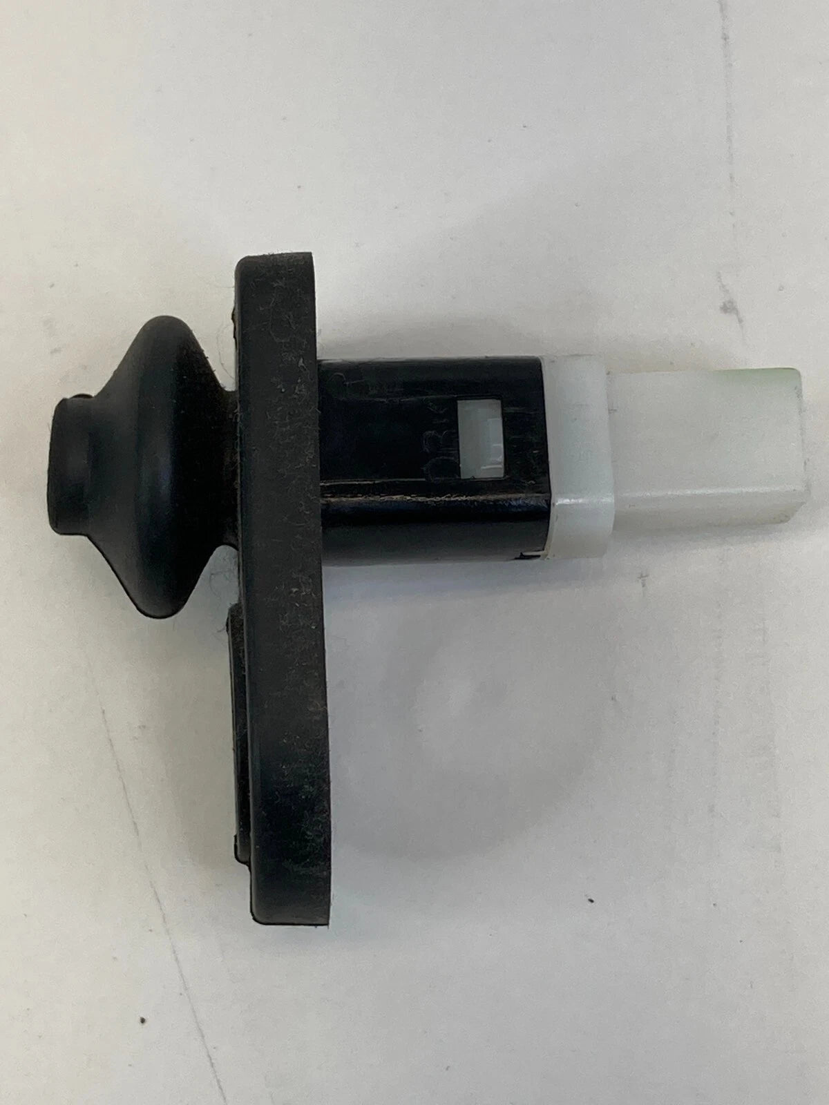 07 08 09 10 11 12 13 14 15 HYUNDAI SONATA SIDE DOOR JAMB AJAR SENSOR SWITCH OEM