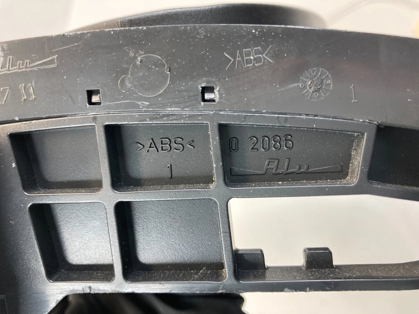 2003-2009 MERCEDES-BENZ E320 STEERING COLUMN LOWER COVERING TRIM A2114600195 OEM