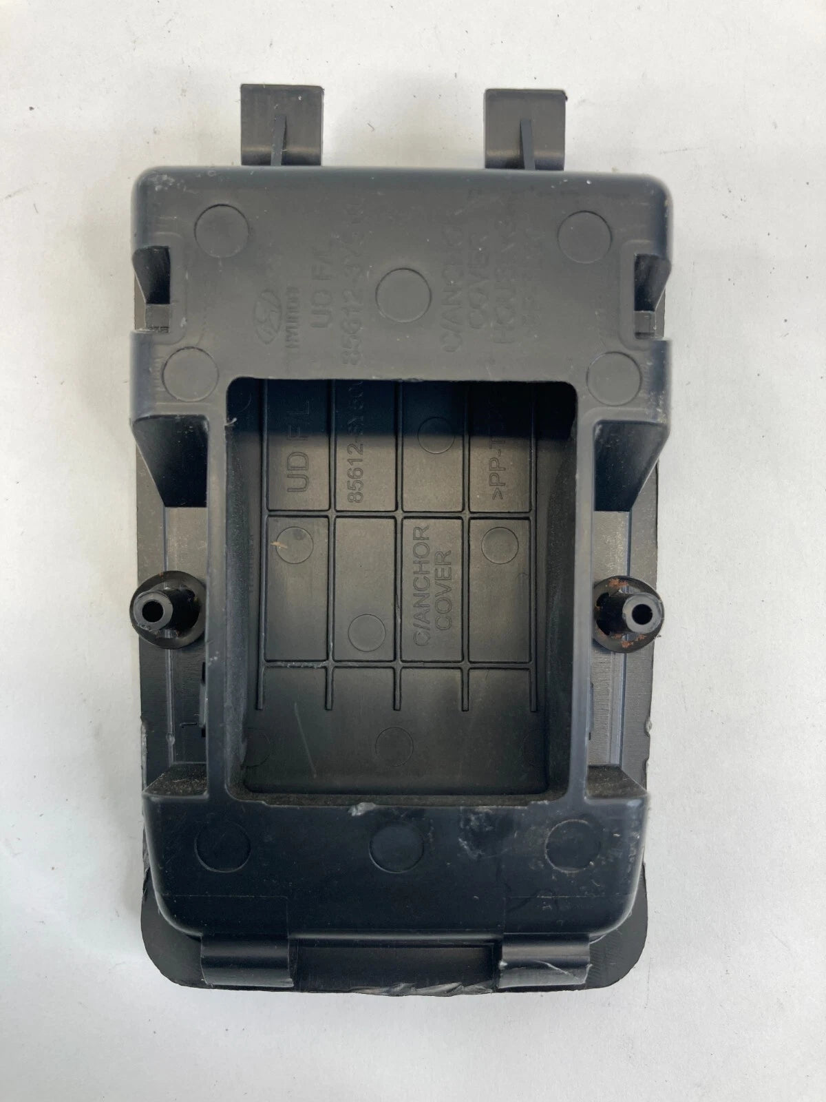 14 15 16 HYUNDAI ELANTRA REAR SEAT CHILD ANCHOR COVER TRIM BEZEL 85612-3Y510 OEM