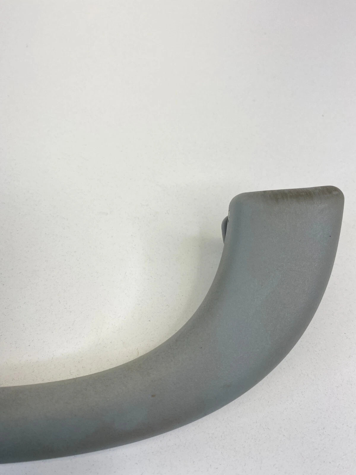 03-09 MERCEDES BENZ E320 SEDAN FRONT RIGHT ROOF GRAB GRIB HANDLE A2118100051 OEM