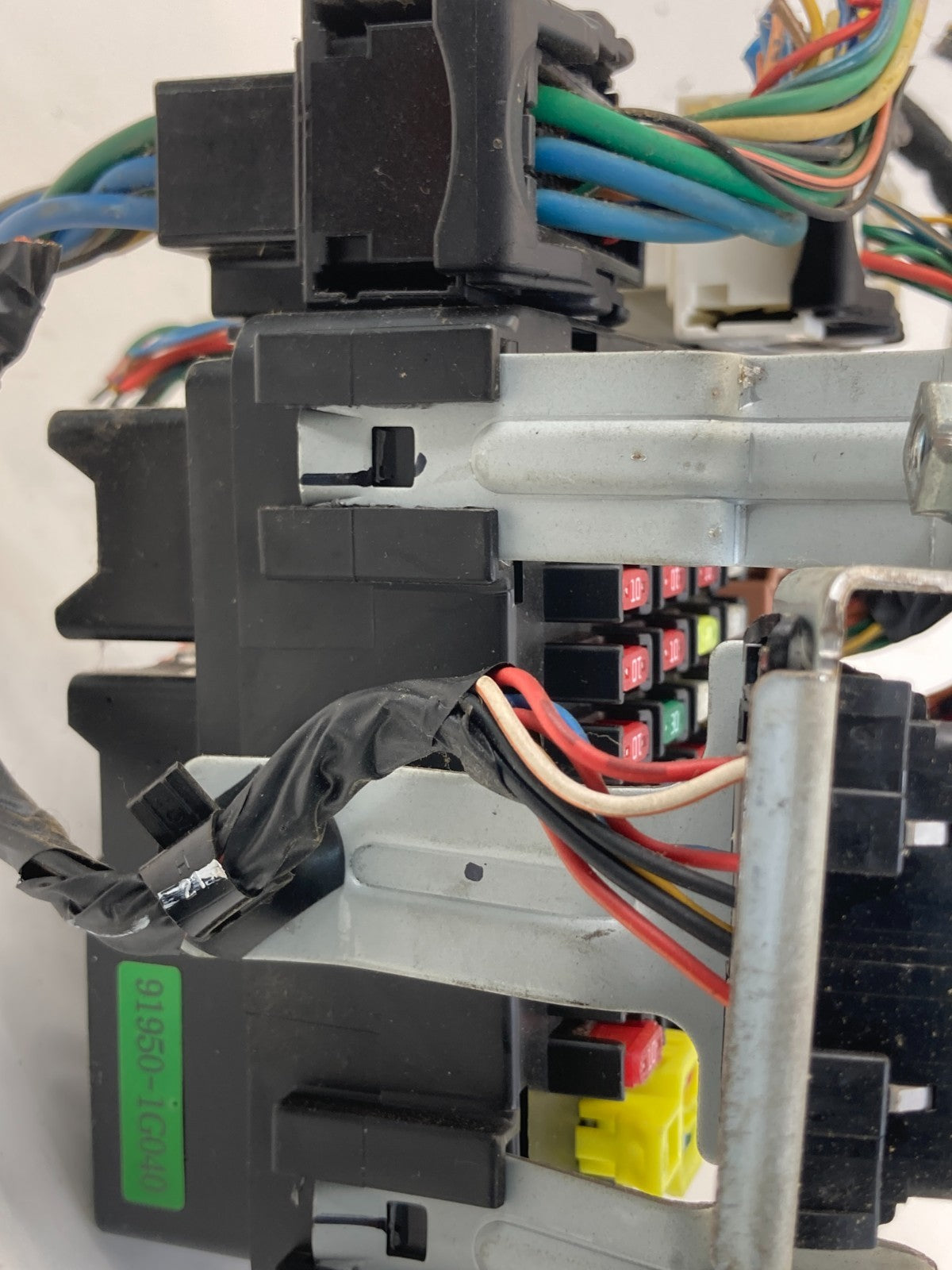 06 07 08 09 10 11 Hyundai Accent Cabin Fuse Box Relay Junction OEM