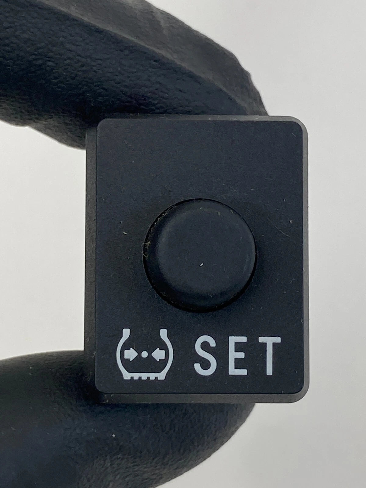 2006-2015 TOYOTA PRIUS TIRE PRESSURE MONITOR RESET BUTTON SWITCH DASH OEM 15A257