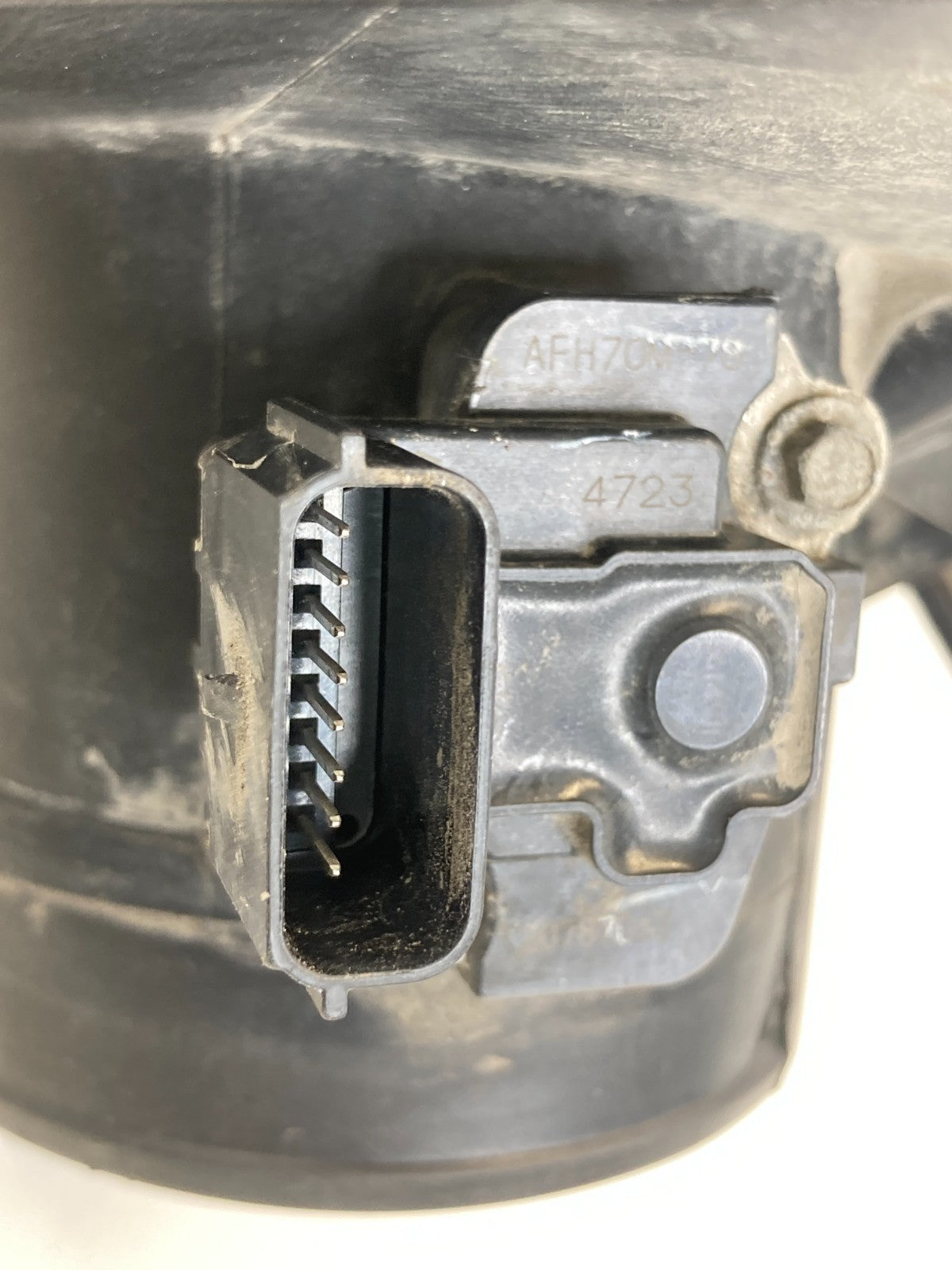 2012-2015 Chevy Equinox 12-17 GMC Terrain 2.4 Air Box Intake Cleaner Box Assy