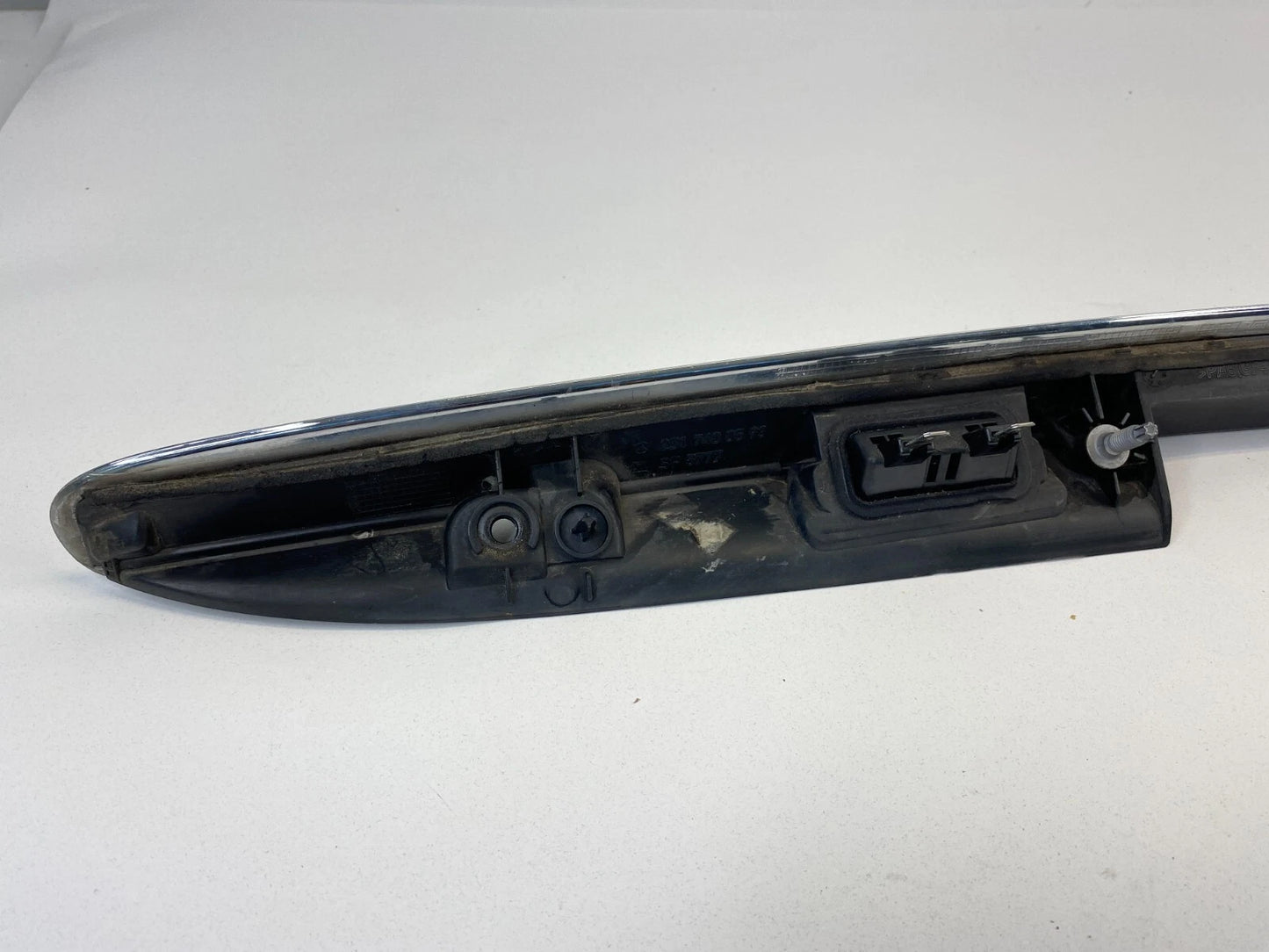 07-12 MERCEDES R350 2007 R500 TRUNK LIFTGATE HANDLE MOLDING BEZEL 2517400593