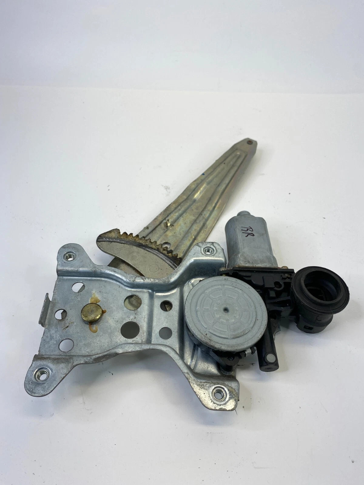 03-08 TOYOTA COROLLA REAR RIGHT DOOR WINDOW REGULATOR W/ MOTOR 85720-12300 OEM