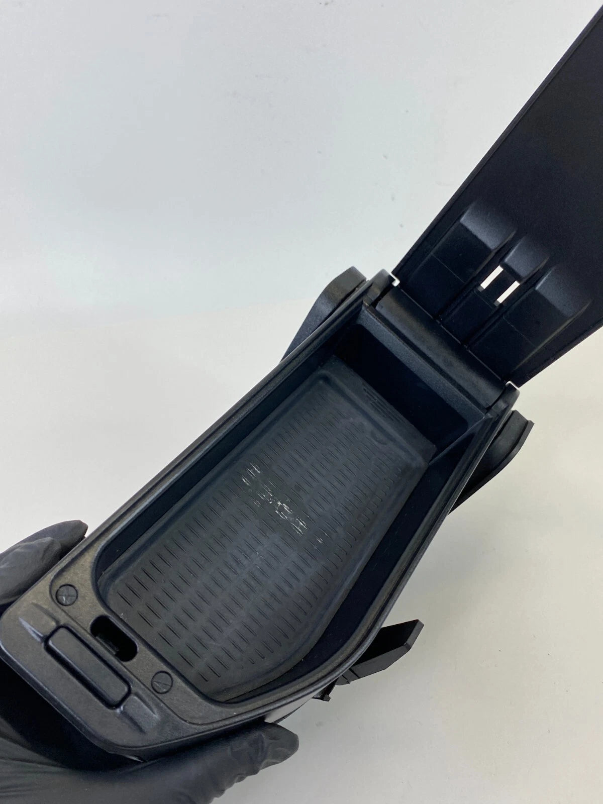 09 10 535I XDRIVE 04-07 BMW 530I CENTER CONSOLE ARMREST TRAY BOX 51167112395 OEM