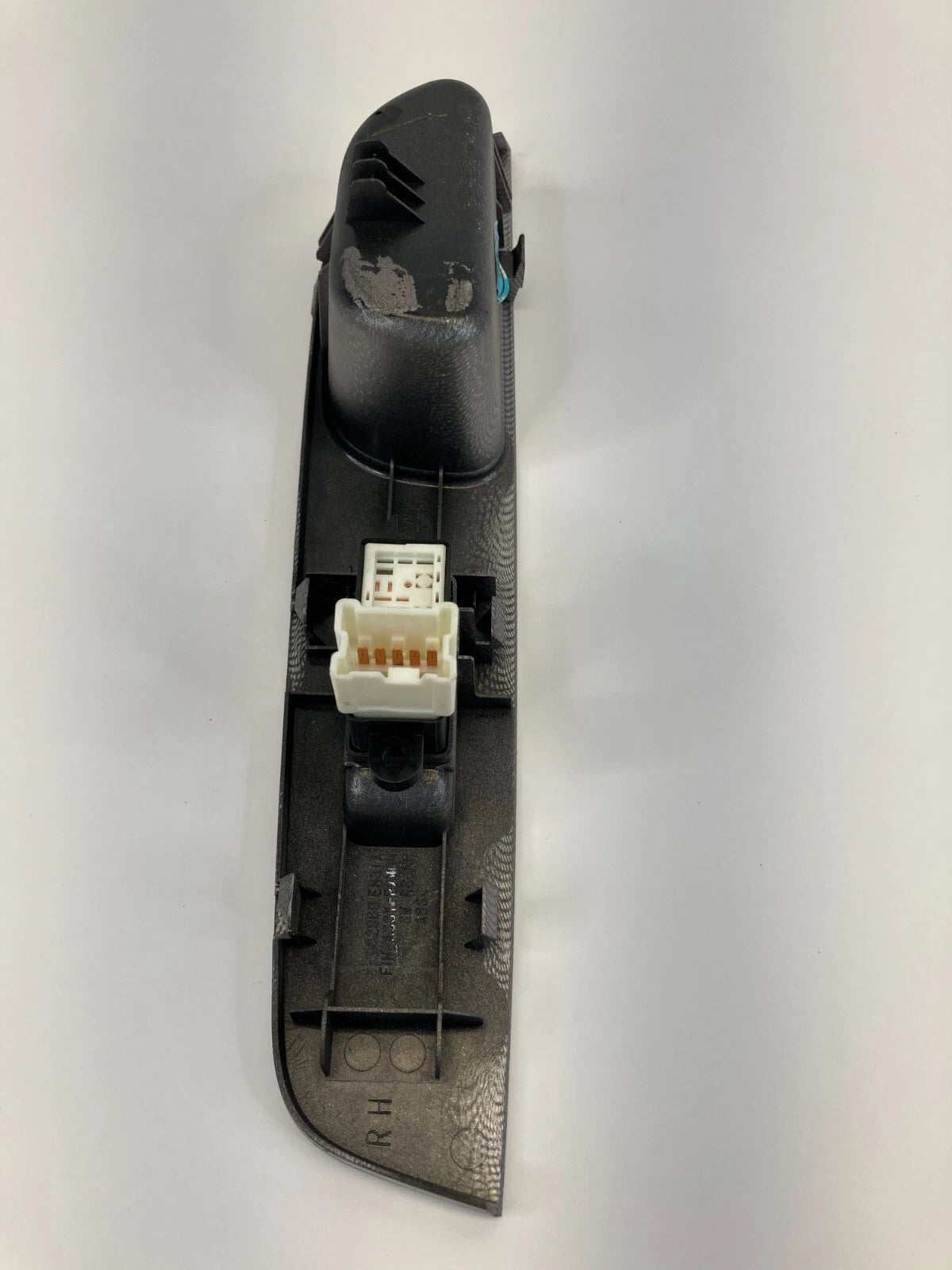 2007-2009 NISSAN VERSA REAR RIGHT PASSENGER SIDE WINDOW SWITCH 82960-EM31A