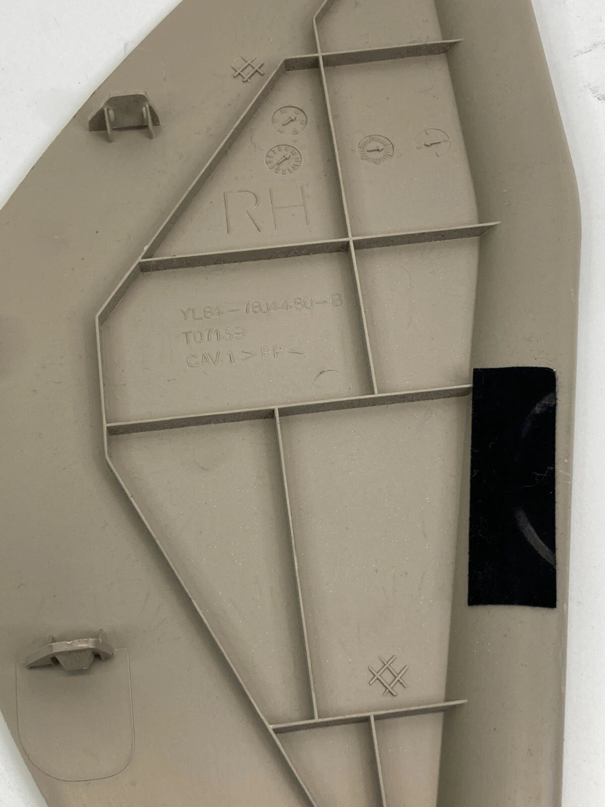 2003 FORD ESCAPE FRONT DASH RIGHT SIDE END CAP COVER TRIM PANEL YL84-7804480-B