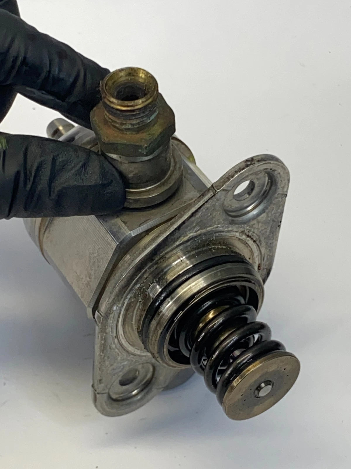 2010-2017 VOLKSWAGEN CC 2.0L L4 TURBO ENGINE HIGH PRESSURE FUEL PUMP 06H127025N