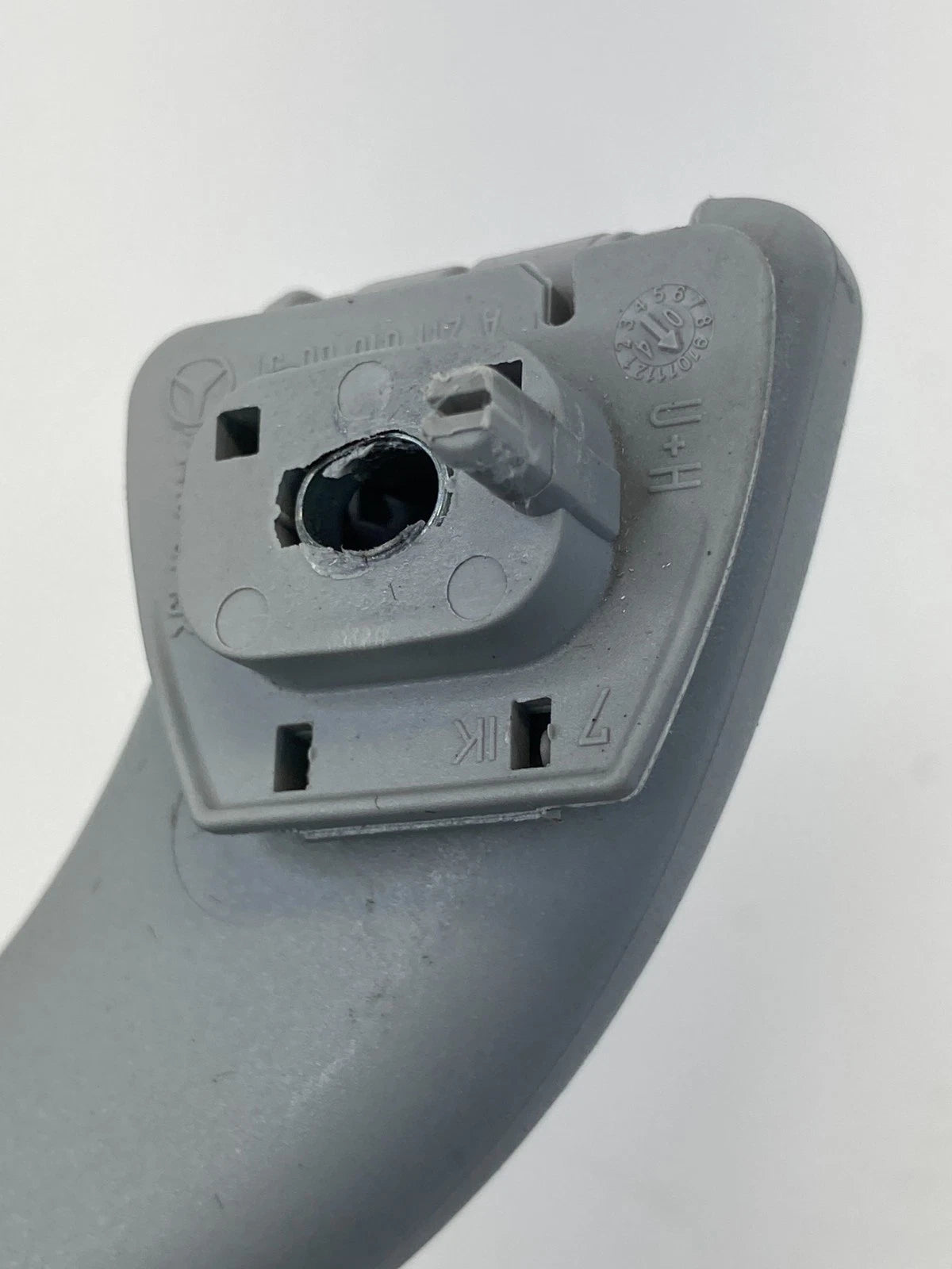 2006 MERCEDES-BENZ CLS500 ROOF ASSIST GRAB HANDLE FRONT REAR SIDE OEM A211810005