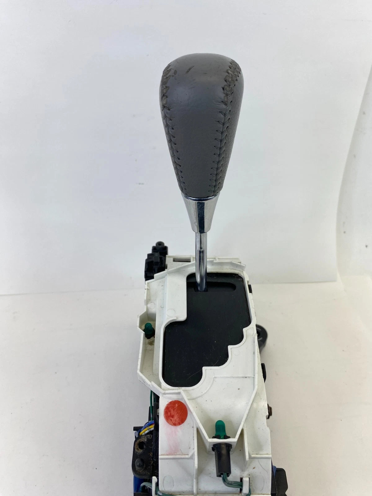 2005-2007 TOYOTA AVALON AUTOMATIC FLOOR GEAR SHIFTER LEVER HANDLE ASSEMBLY OEM