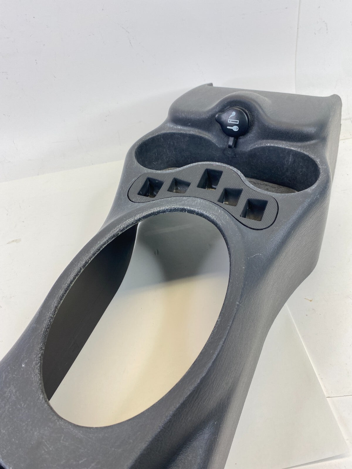 2003-2005 Chrysler PT Cruiser Front Floor Center Console w/o Armrest Assembly