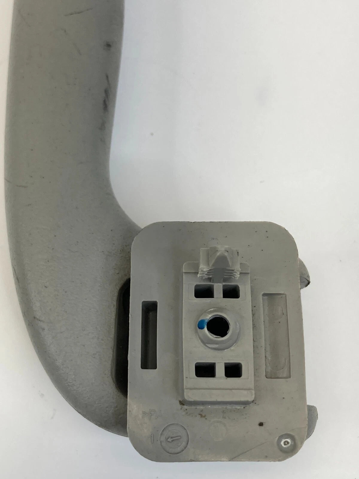 06-13 CHEVROLET IMPALA FRONT RIGHT SIDE INNER ROOF GRIP GRAB ASSIST HANDLE OEM