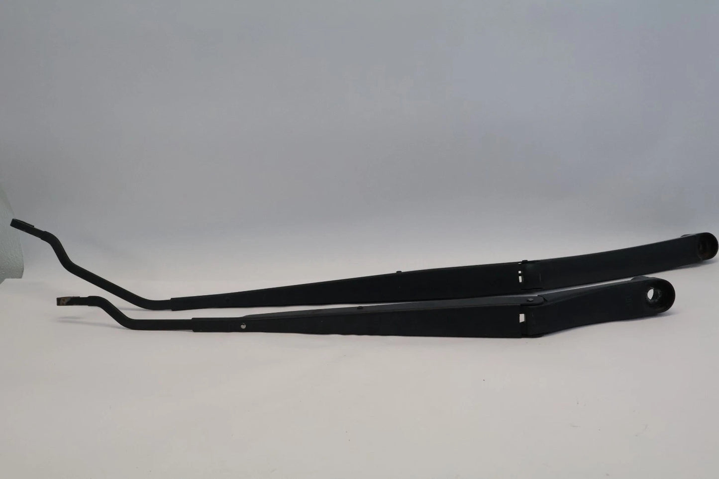 2011-2016 HYUNDAI ELANTRA FRONT LEFT & RIGHT WINDSHIELD WIPER ARM PAIR SET OEM