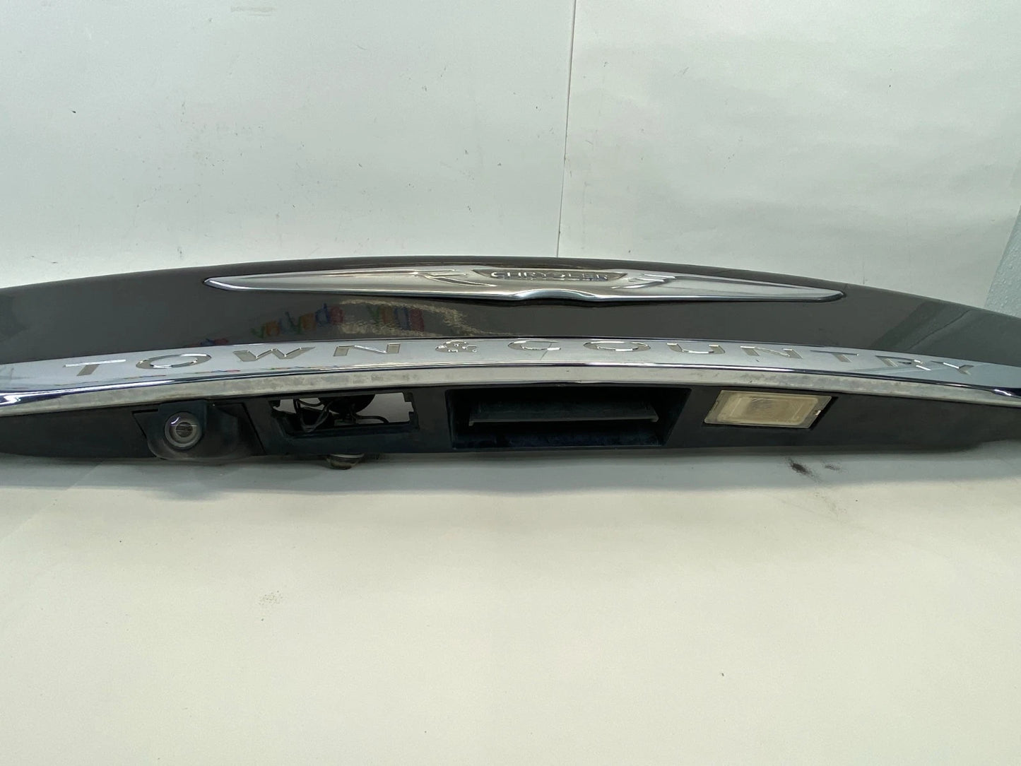 11-16 CHRYSLER TOWN & COUNTRY RR TAILGATE TRIM MOLDING W/CAMERA PANEL 3066685501