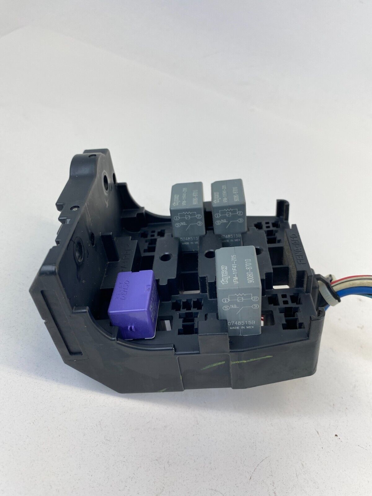 2009-2013 Toyota Matrix 2.4L A/T Fuse Relay Fuse Box Unit OEM