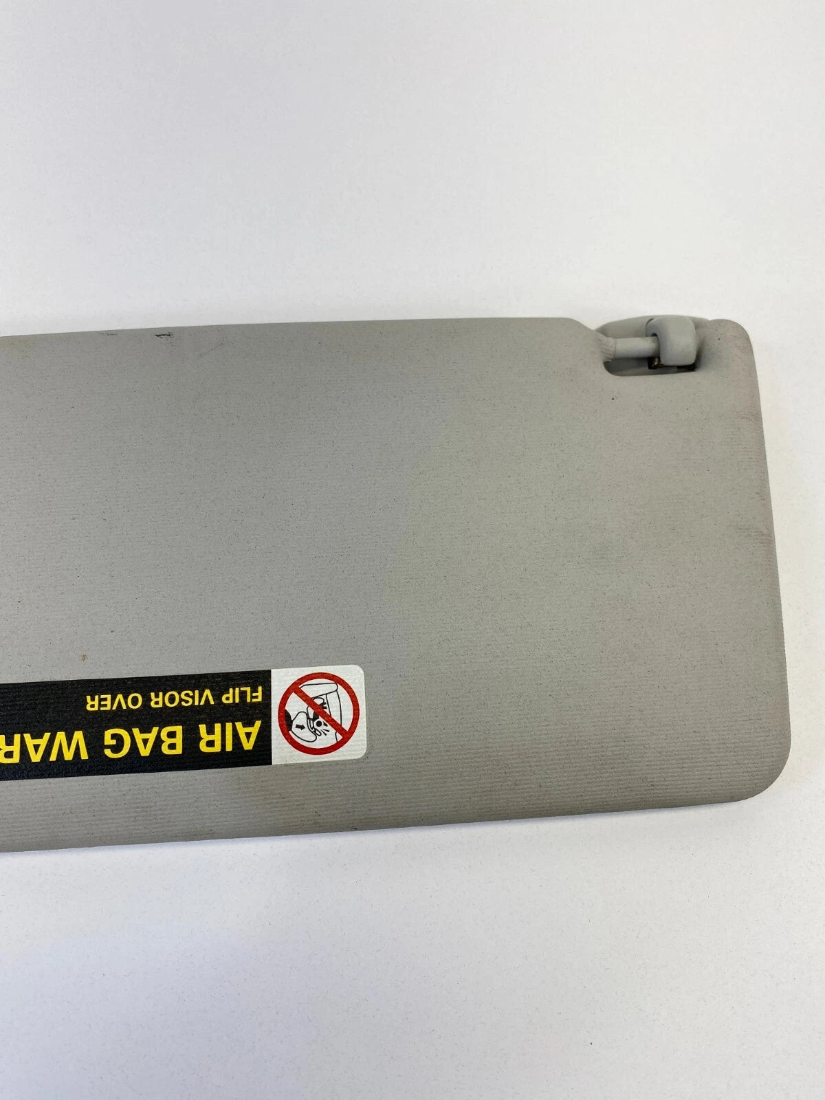 99-00 VOLKSWAGEN NEW BEETLE RIGHT PASSENGER SIDE SUNVISOR SUN VISOR SHADE OEM