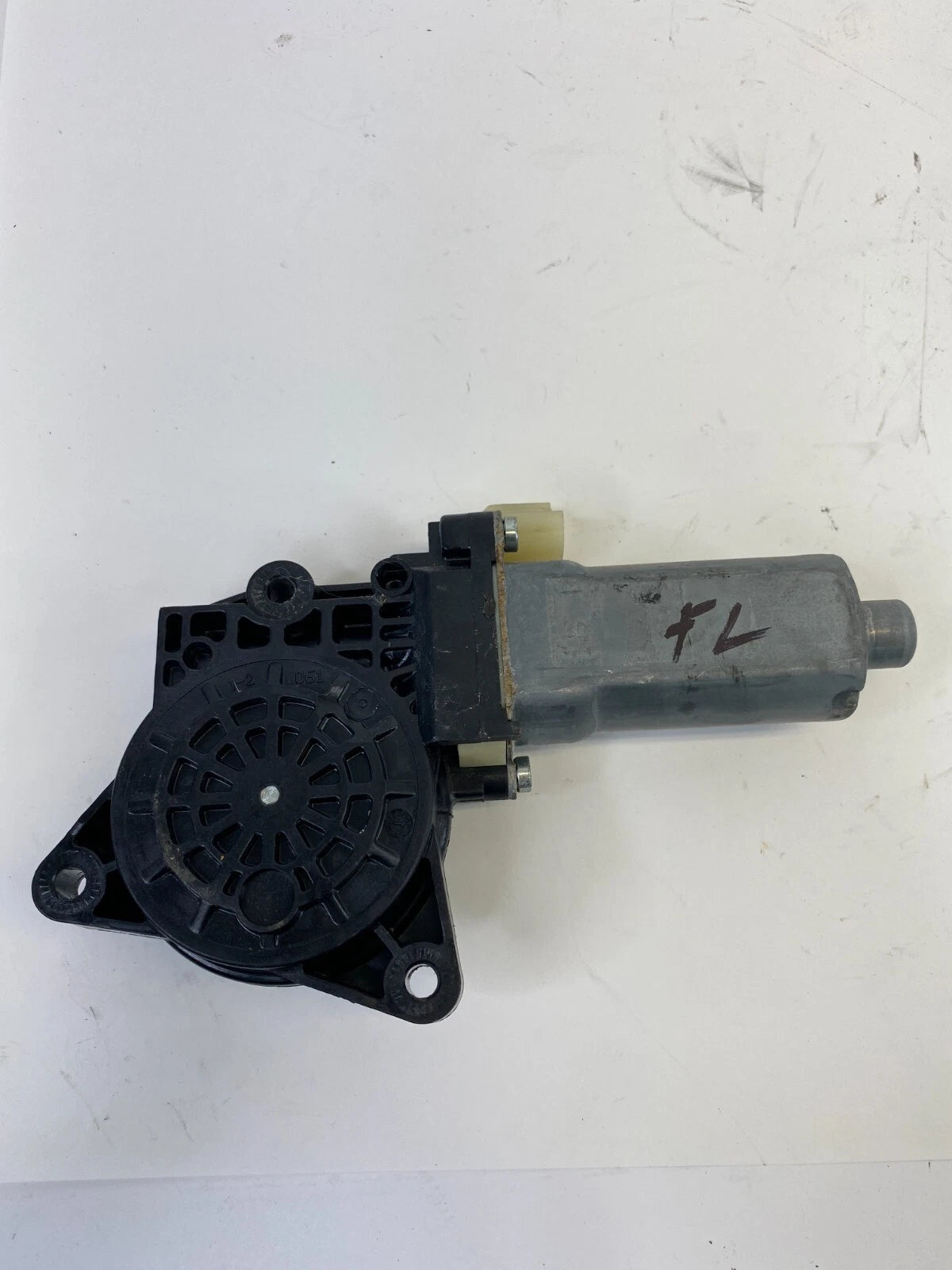 2009 2010 2011 KIA BORREGO FRONT LEFT SIDE DOOR POWER WINDOW MOTOR OEM