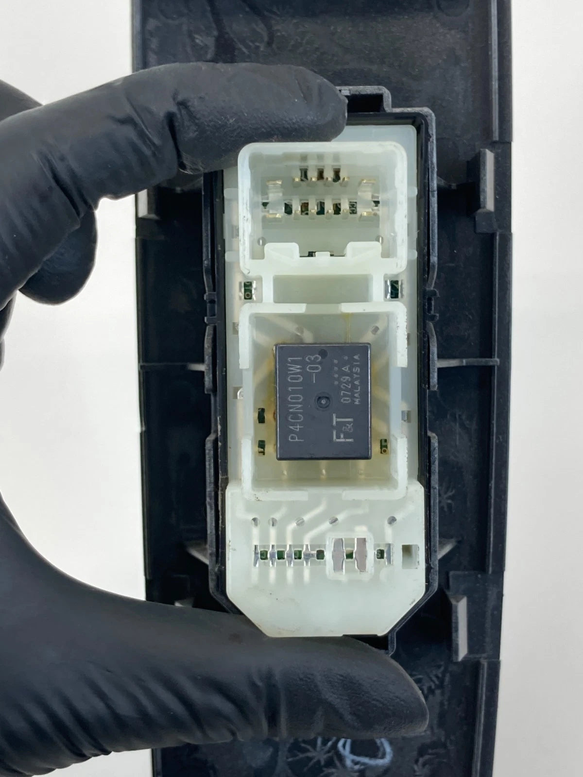 07-09 LEXUS RX350 04-06 RX330 REAR RIGHT DOOR WINDOW CONTROL SWITCH 84030-0E010