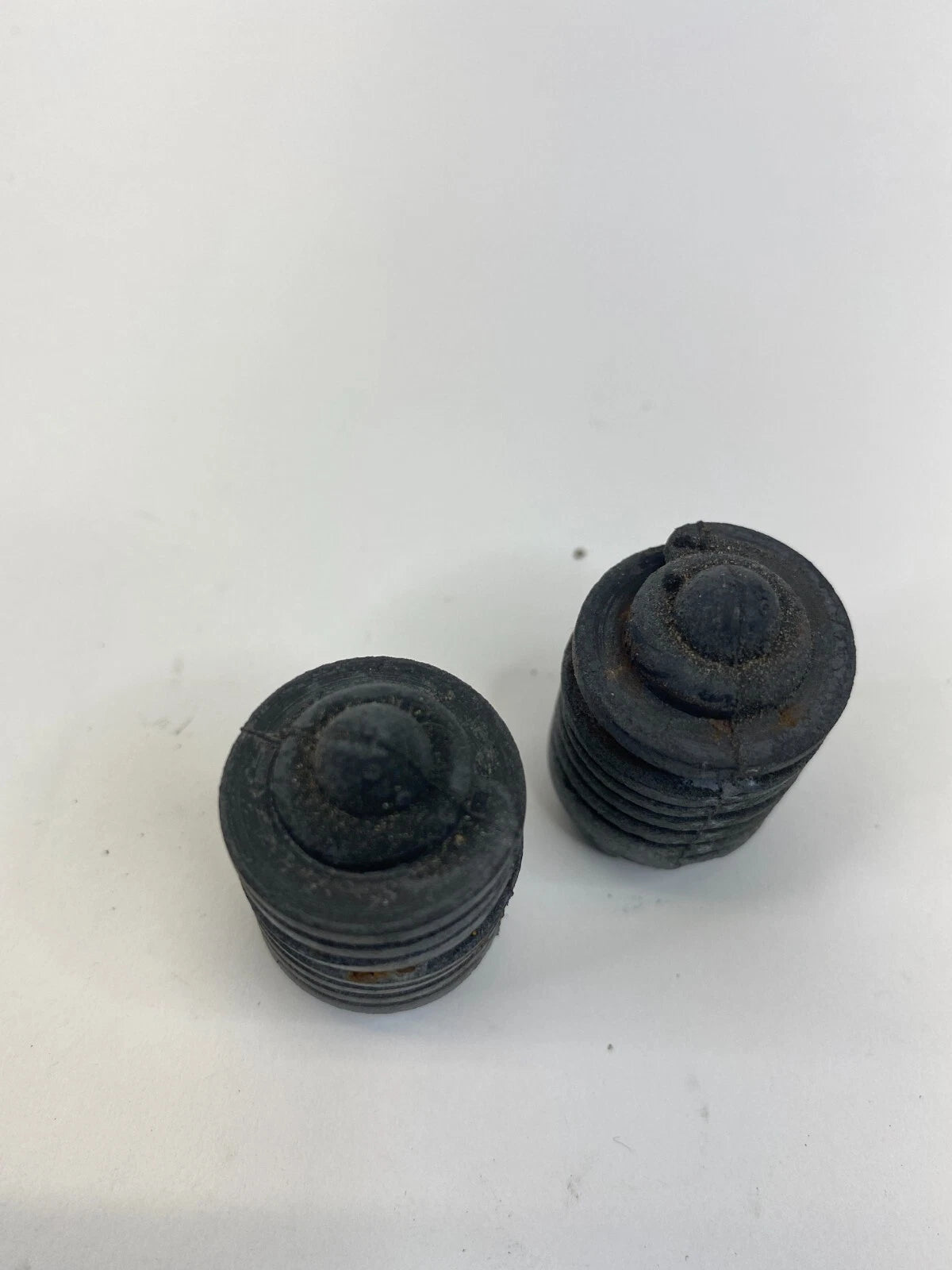 2004-2010 BMW X3 FRONT HOOD RUBBER CUSHION BUFFER STOPPER BUMPER SET PAIR OEM