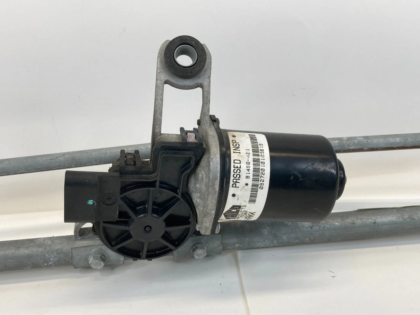 08-12 JEEP LIBERTY FRONT WINDSHIELD WIPER MOTOR LINKAGE MECHANISM 55157273AJ OEM