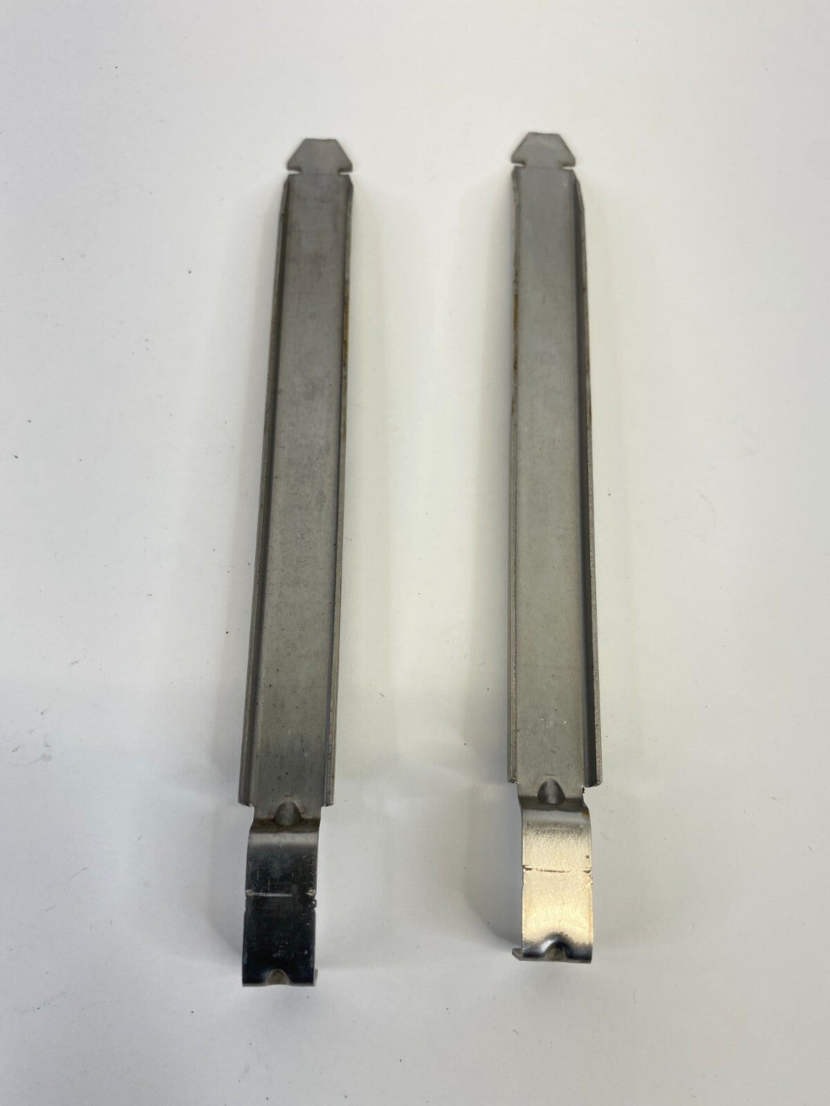 2002-2004 Volvo S40 Front Left Or Right Side Headlight Headlamp Bracket Support