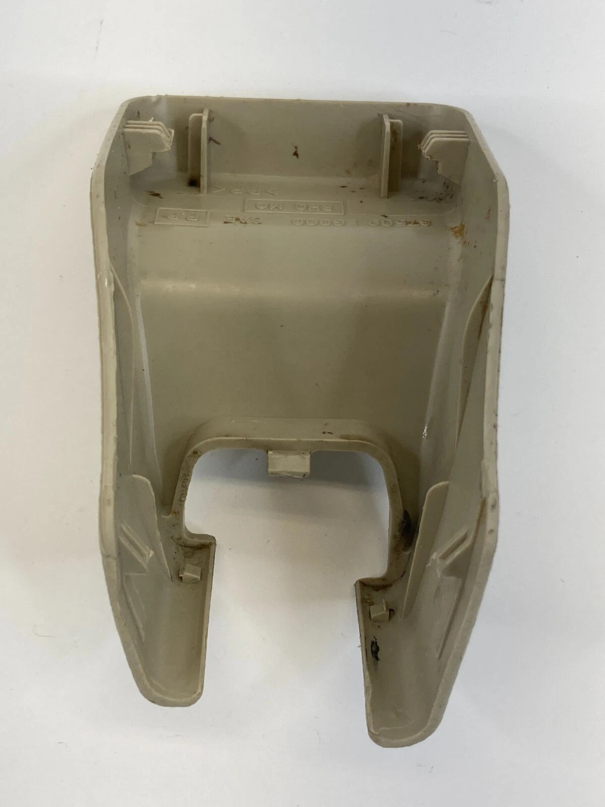 2006-2010 INFINITI M35 FRONT RIGHT SEAT TRACK END OUTER COVER 87509-EG000 OEM