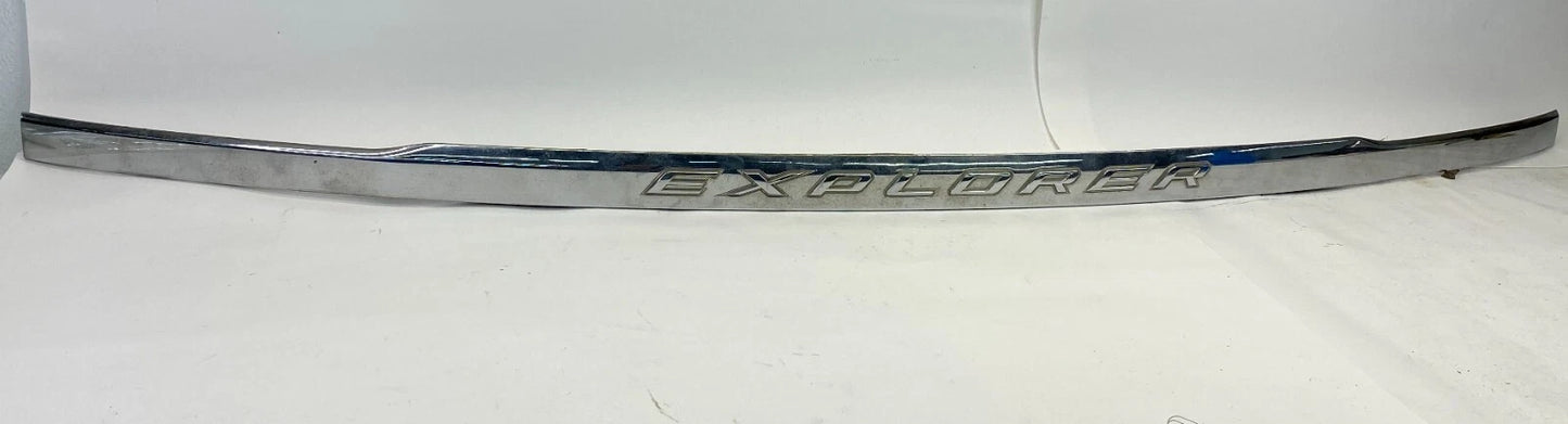 2013-2015 FORD POLICE INTERCEPTOR UTILITY REAR LIFTGATE MOLDING BB53-13B482-ABW