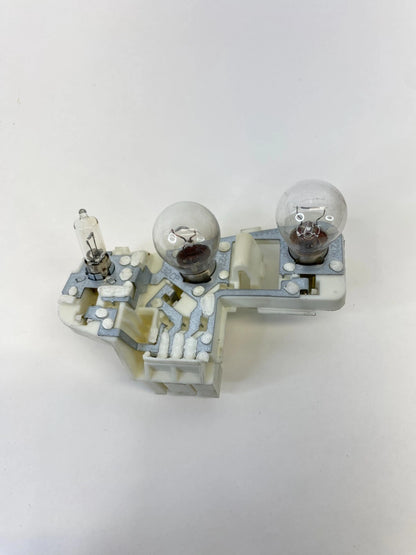 2007 2008 BMW 328XI REAR LEFT TRUNK LID TAIL LIGHT TAILLIGHT BULB SOCKET HOLDER