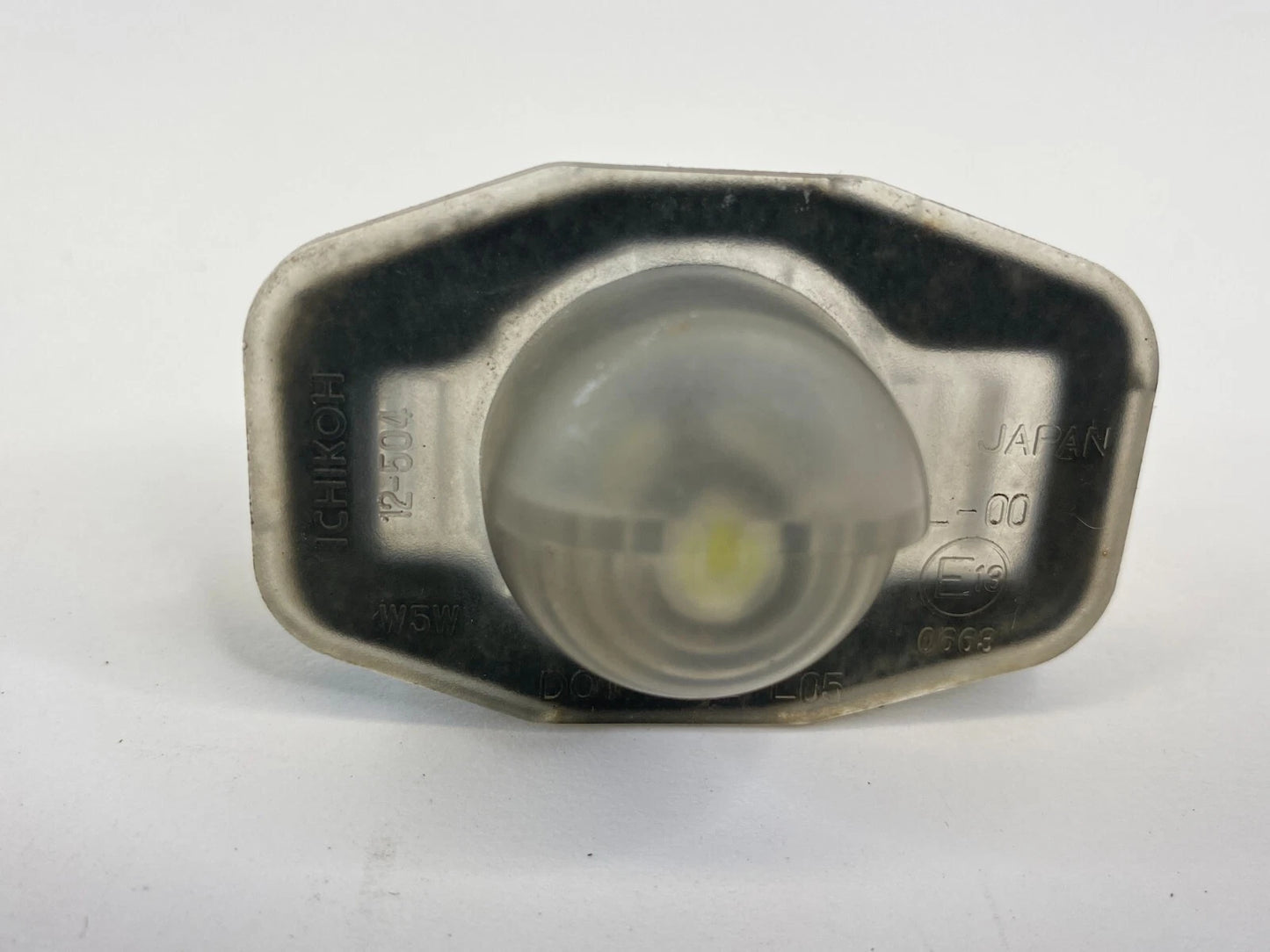 2008-2015 SCION XB 09-13 TOYOTA COROLLA WAGON REAR LICENSE PLATE LIGHT LAMP OEM