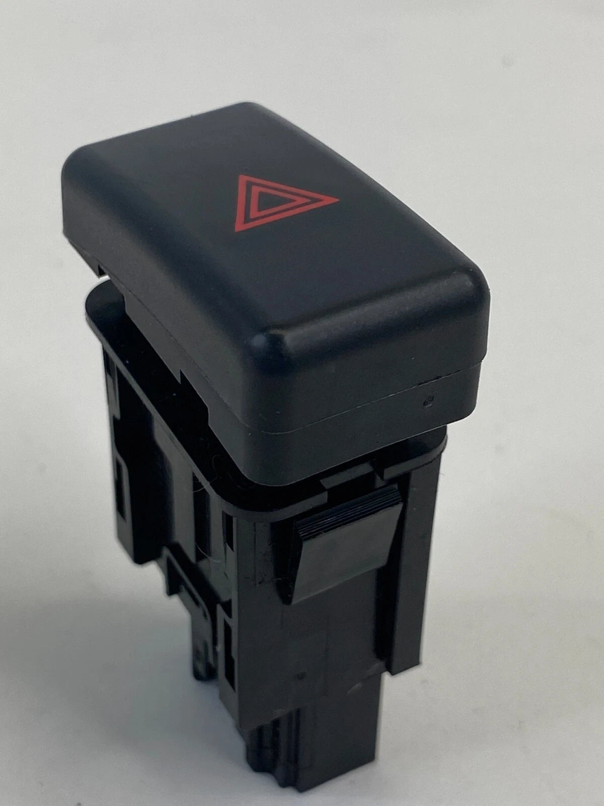 04-09 MAZDA 3 HAZARD EMERGENCY WARING LIGHT CONTROL SWITCH BUTTON BP4K-664H0 OEM