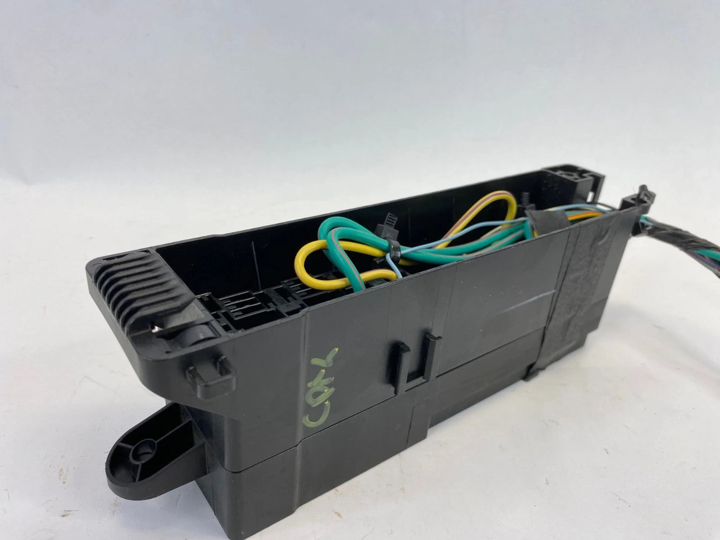 2012-2018 FORD FOCUS ENGINE BAY AUXILIARY FUSE BOX ELECTRICAL OEM AV6T-14K131-AB