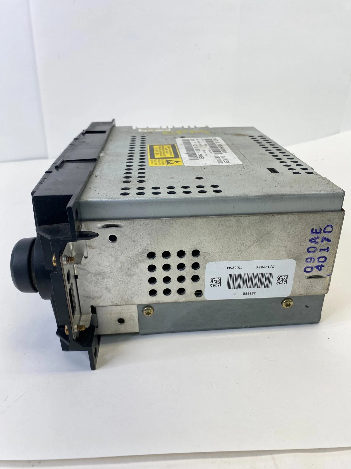 2005-2006 CHRYSLER 300 RADIO AM FM CD PLAYER RECEIVER P05064030AM OEM FACTORY
