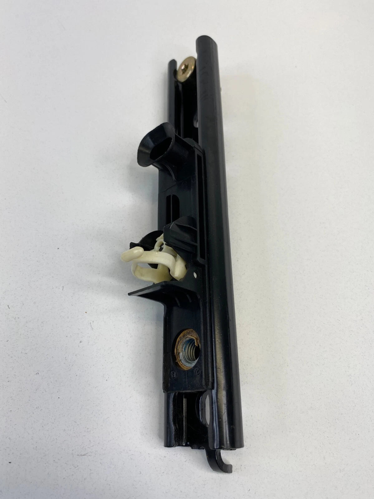 2002-2006 MINI COOPER FRONT LEFT DRIVER SEAT BELT HEIGHT ADJUSTMENT ADJUSTER