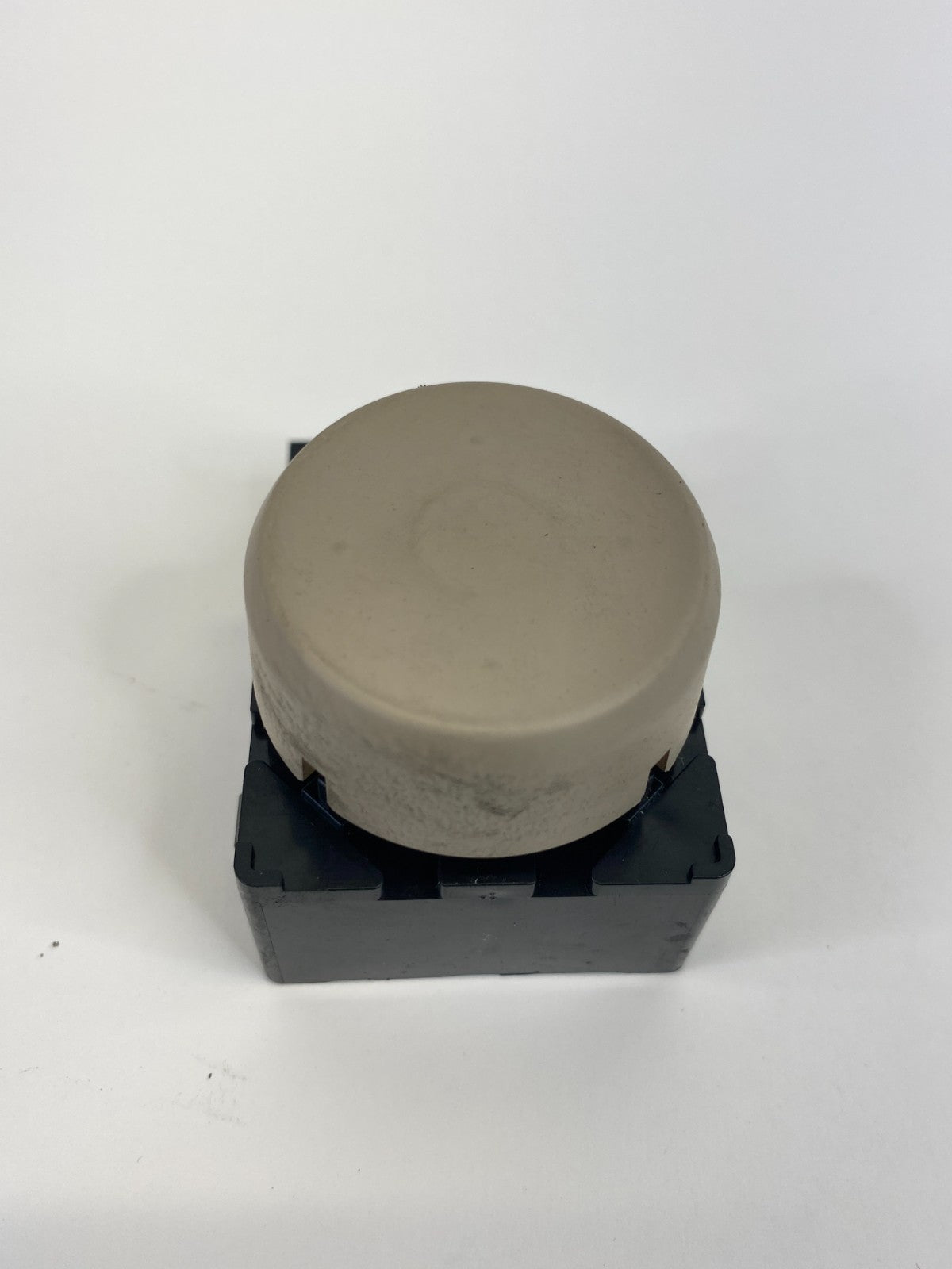 2011-2017 Buick Regal Front Right Passenger Side Seat Lumbar Control Switch OEM