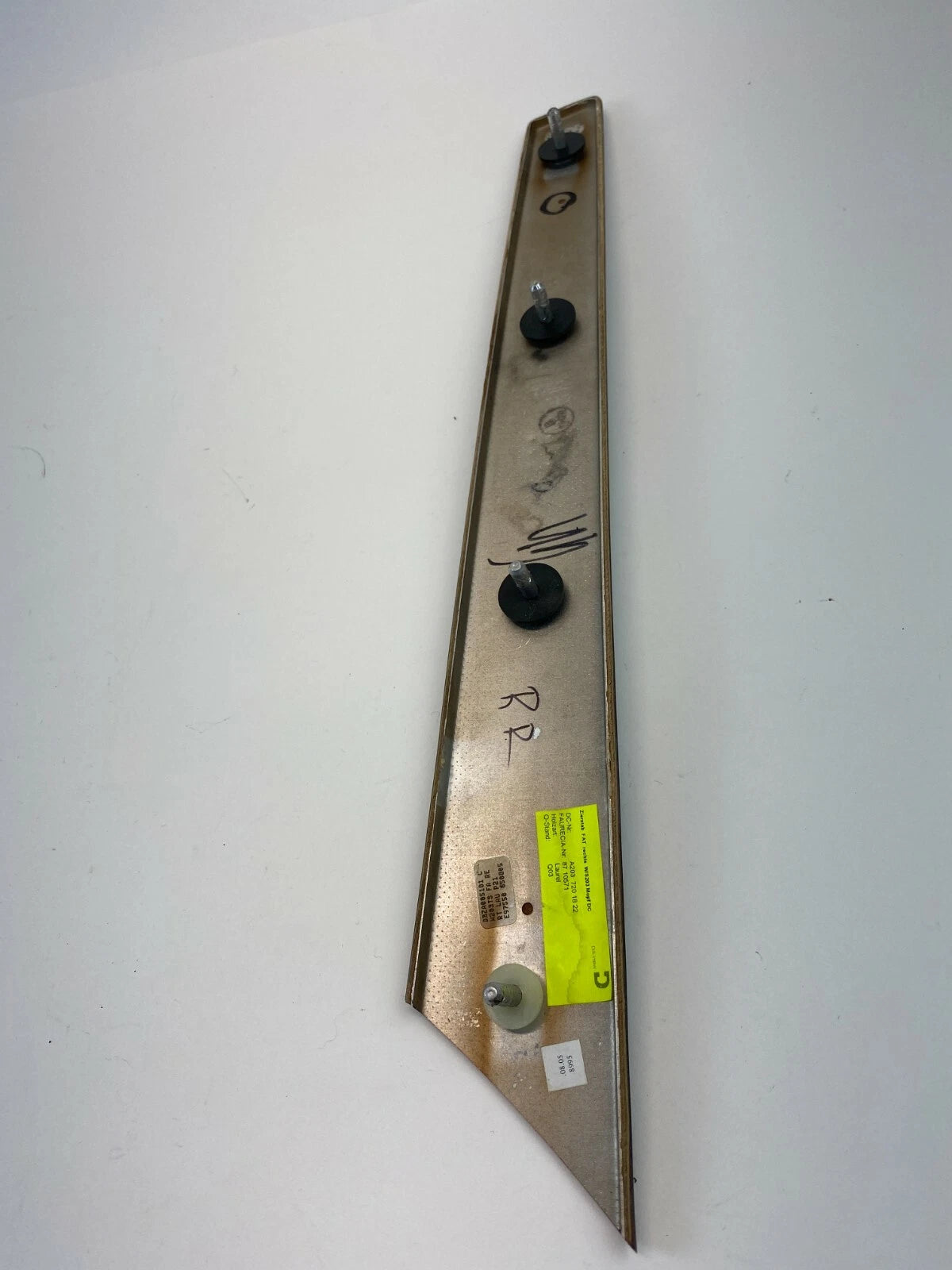 06 07 MERCEDES-BENZ C280 FRONT RIGHT DOOR MOLDING INNER PILLAR TRIM 2037201822
