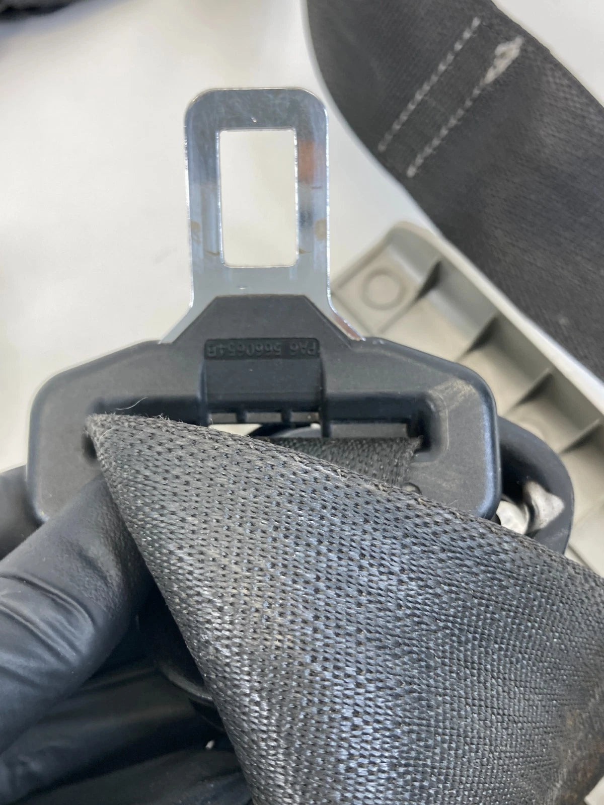 11-16 CHEVY CRUZE FRONT LEFT DRIVER SEAT BELT RETRACTOR & TENSIONER 616263700C