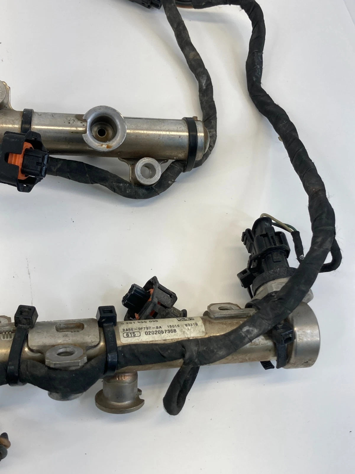 2014-2019 FORD EXPLORER POLICE INTERCEPTOR FUEL INJECTION RAIL W/INJECTORS