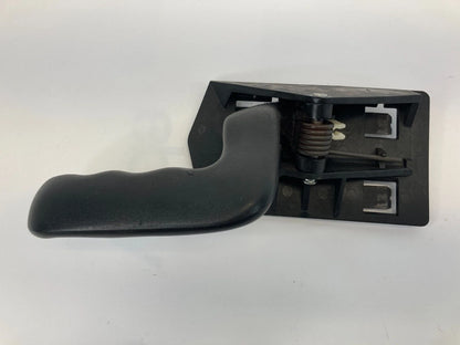 2002-2006 CHEVROLET AVALANCHE 1500 FRONT LEFT SIDE INTERIOR DOOR HANDLE OEM