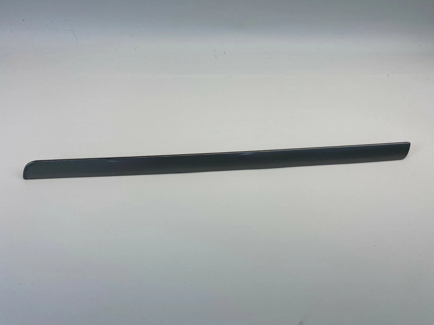 2006-2010 VOLKSWAGEN JETTA DASH RIGHT GLOVE BOX MOLDING TRIM BEZEL 1K1858529 OEM