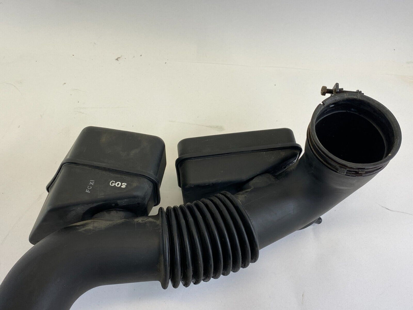 2011 2012 2013 Kia Sorento 2.4L Engine Air Cleaner Intake Hose 28140-2P200 OEM