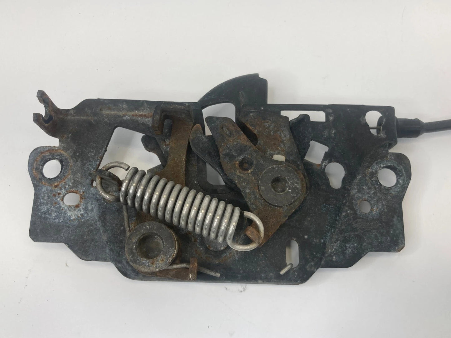 2013-2018 FORD FOCUS HOOD LOCK LATCH RELEASE ACTUATOR ASSEMBLY BM51-16A770