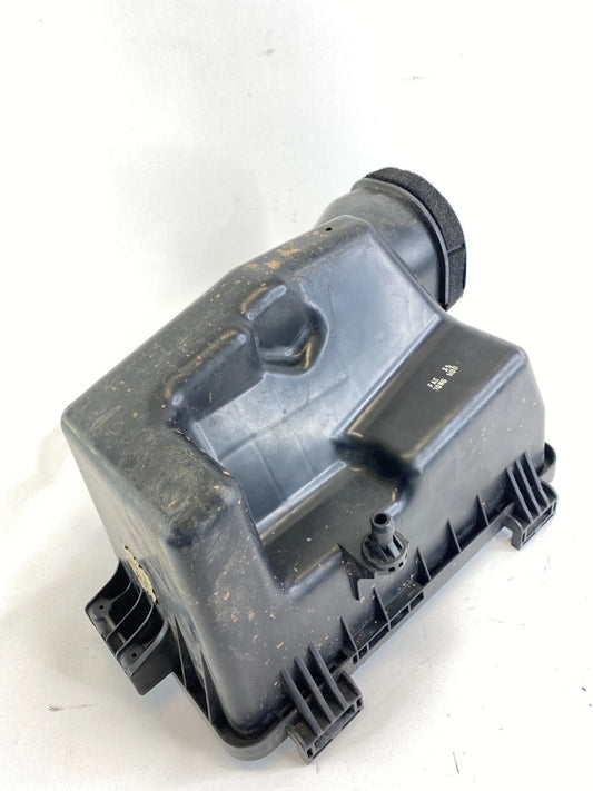 2006-2014 KIA SEDONA 3.5L AIR INTAKE CLEANER BOX LOWER COVER ASSEMBLY OEM