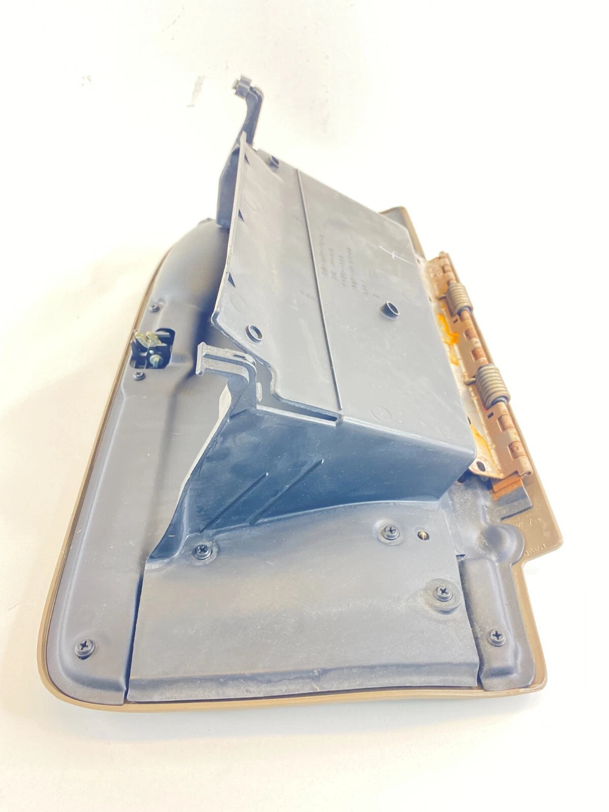 1999-2002 FORD EXPEDITION GLOVE BOX ASSEMBLY STORAGE COMPARTMENT F83X-1506015-AA