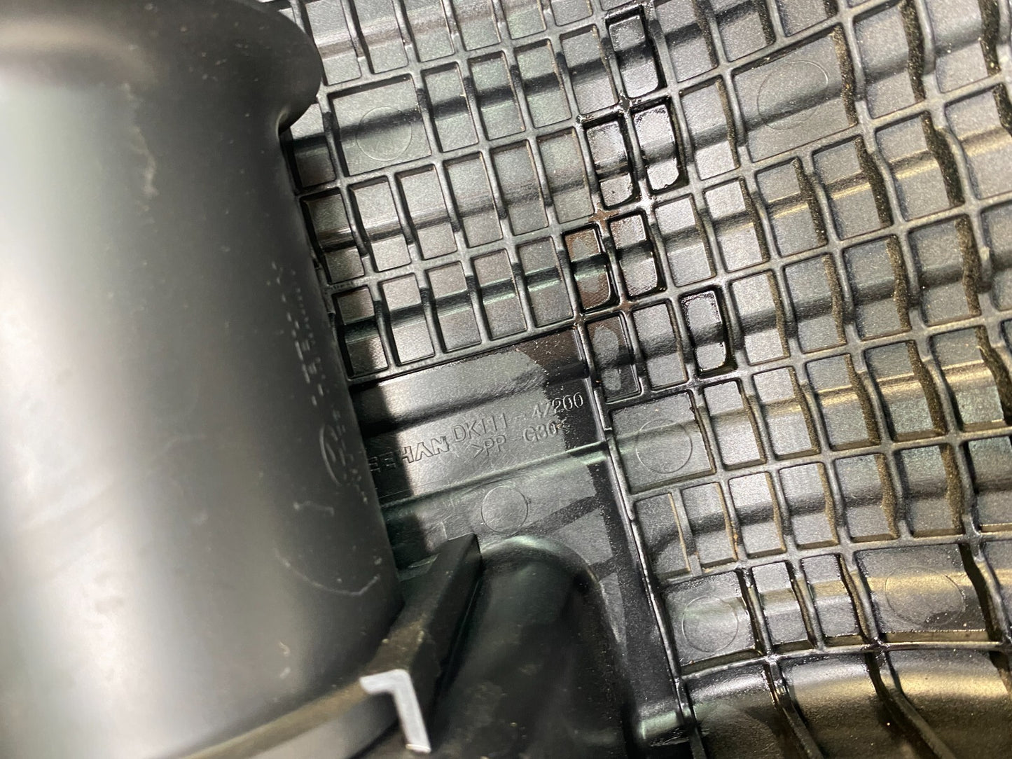 2013-2016 Hyundai Santa Fe Sport Intake Upper Cleaner Box Housing w/Resonator