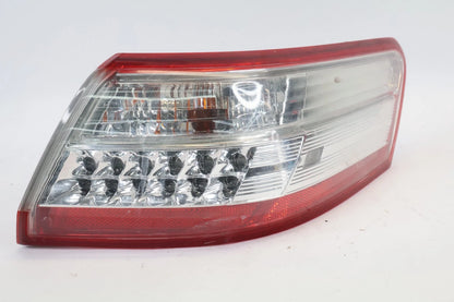 2010 2011 TOYOTA CAMRY HYBRID RIGHT PASSENGER TAIL LIGHT TAILLAMP OUTER LED OEM