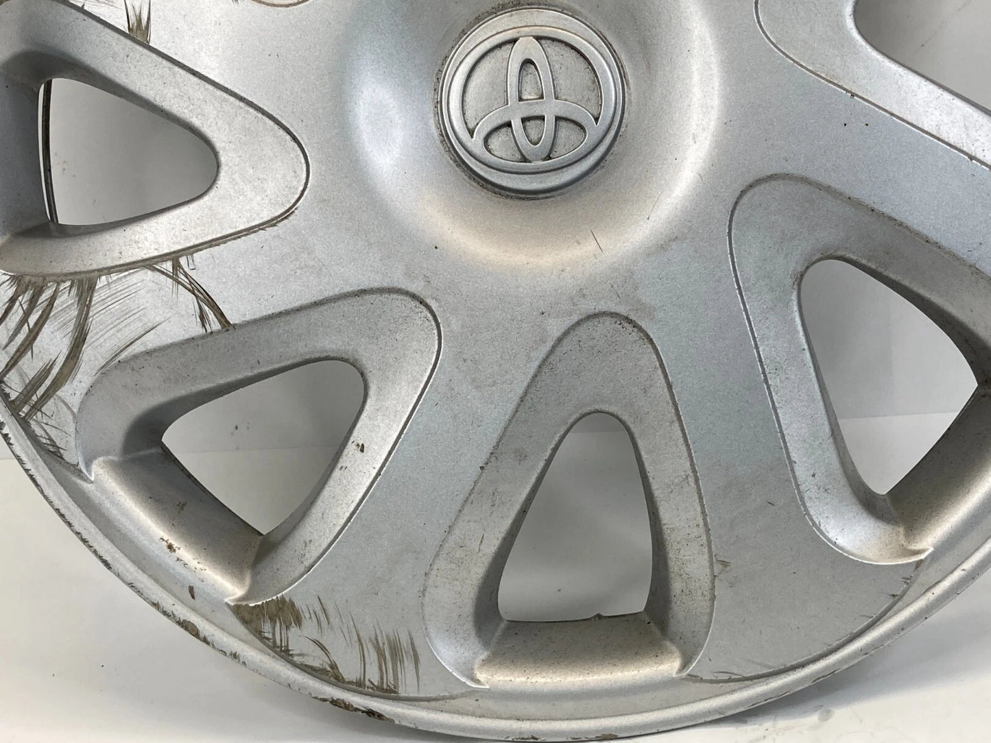 2000 2001 2002 TOYOTA COROLLA RIM WHEEL CENTER CAP HUBCAP HUB CAP 42621AB030 OEM