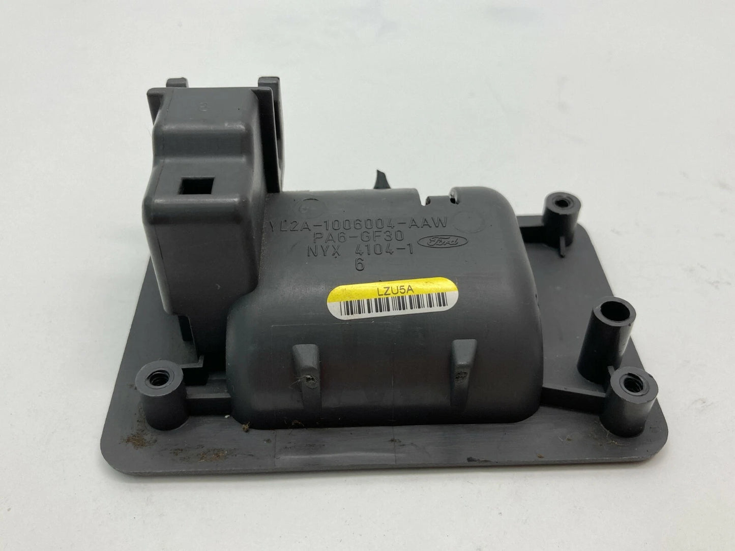 2002-2005 FORD EXPLORER GLOVE BOX DOOR LOCK LATCH HANDLE YL2A-1006004-AAW