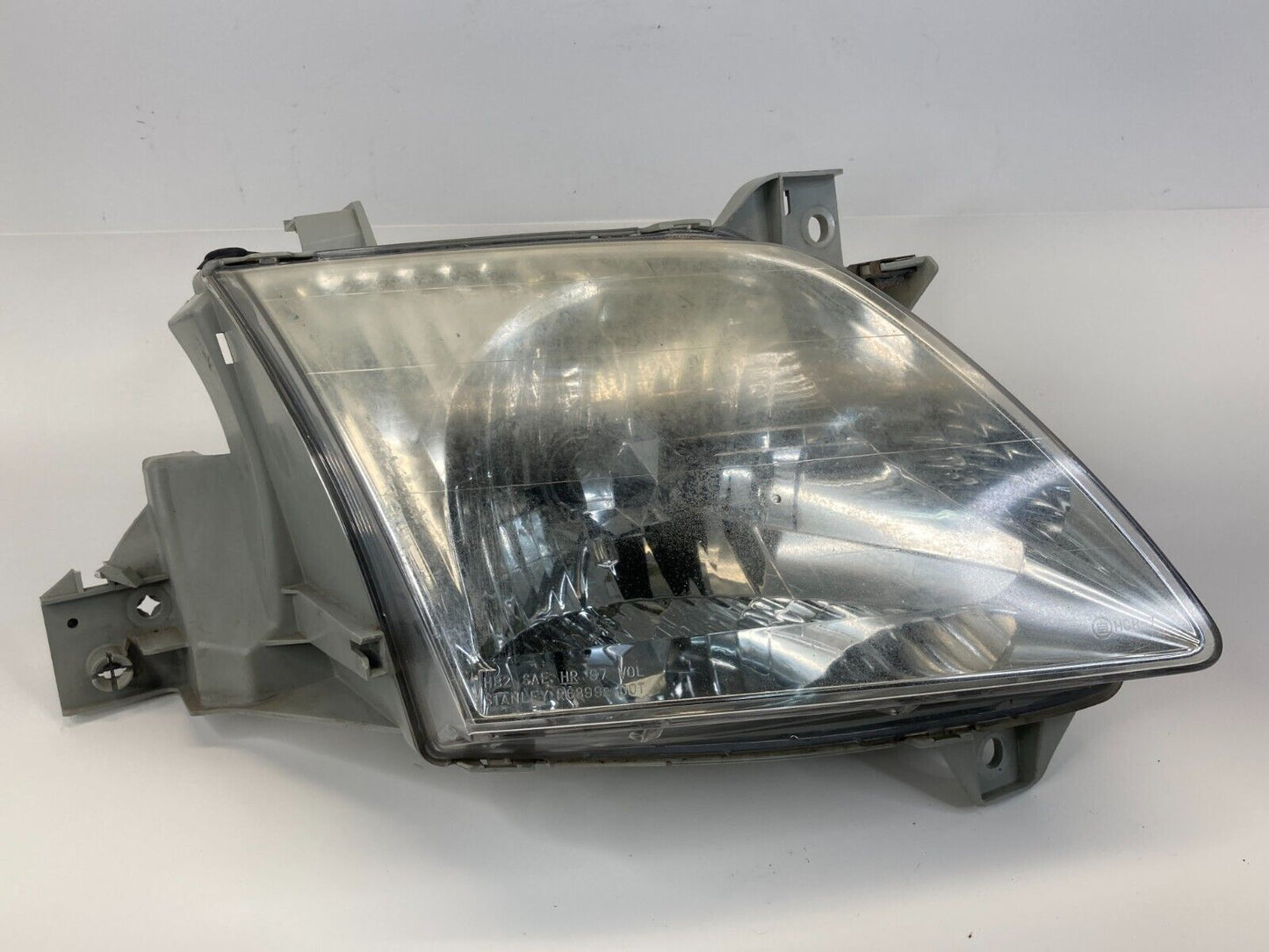 2000 2001 Mazda MPV Front Right Passenger Side Headlight Headlamp Assy OEM